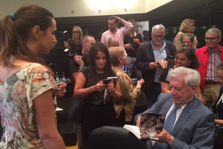 Vargas Llosa (por um segundo) escreveu para mim Vargas Llosa (por um segundo) escreveu para mim 69