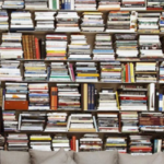 A gigantesca e (horizontal) biblioteca de Karl Lagerfeld 5
