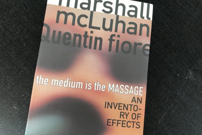 O meio e a mensagem de McLuhan O meio e a mensagem de McLuhan 55